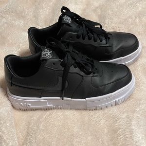 Women’s Nike Air Force 1 Pixel - Size 7.5
